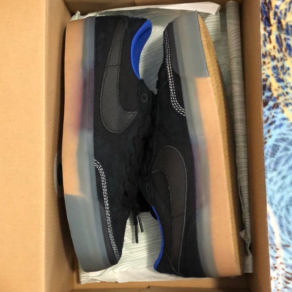 NIKE SB ZOOM POGO PLUS PRM SZ 9 NIKE SB WOMENS SHOES